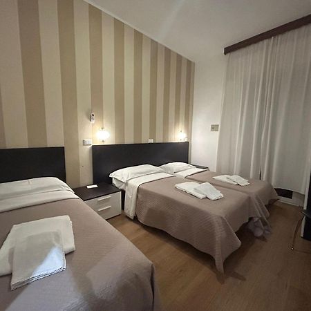 Hotel Neps - Nuova Gestione Lido di Jesolo Esterno foto
