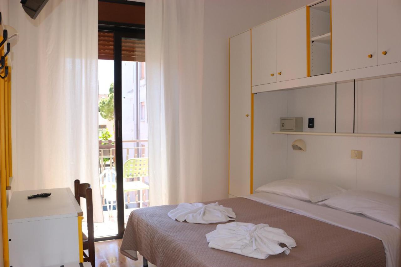 Hotel Neps - Nuova Gestione Lido di Jesolo Esterno foto