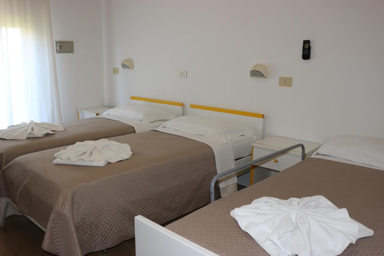 Hotel Neps - Nuova Gestione Lido di Jesolo Esterno foto