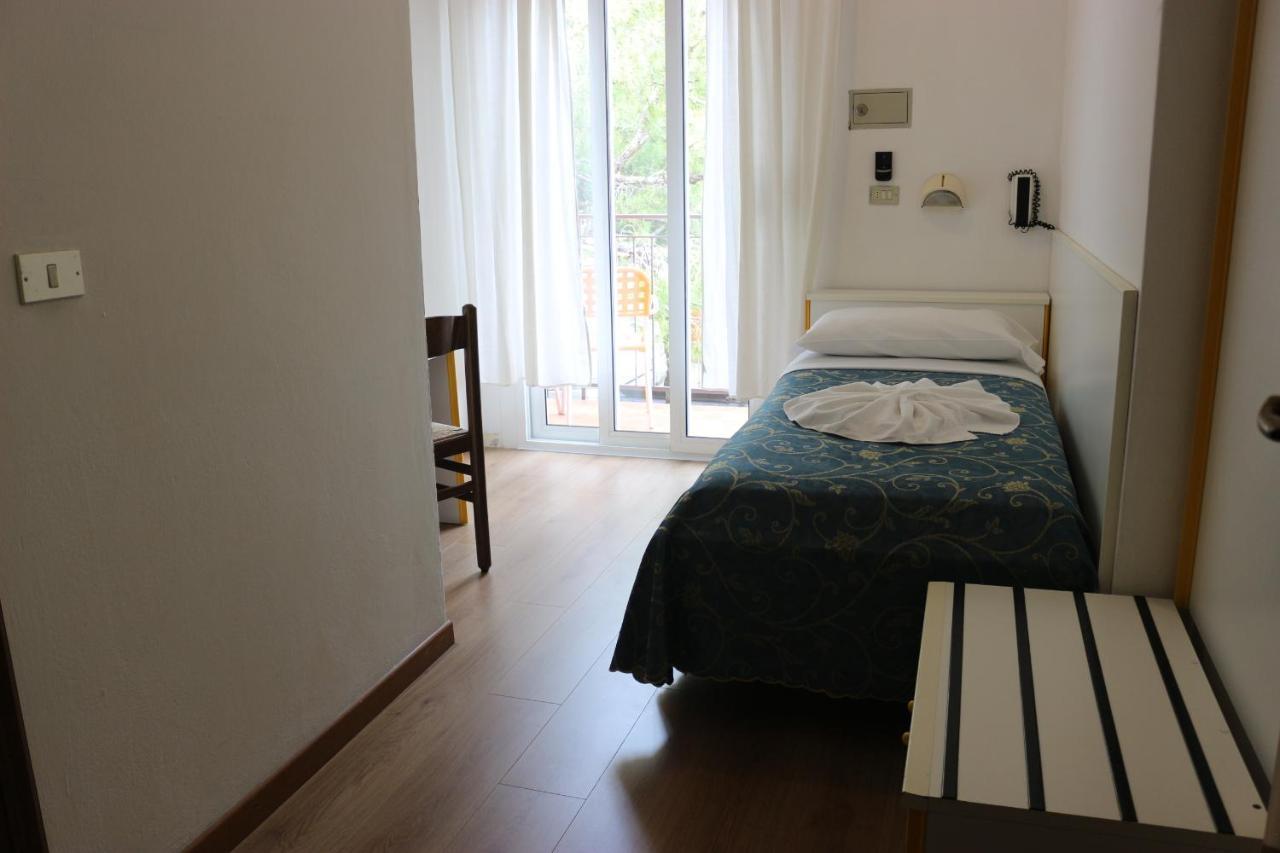 Hotel Neps - Nuova Gestione Lido di Jesolo Esterno foto