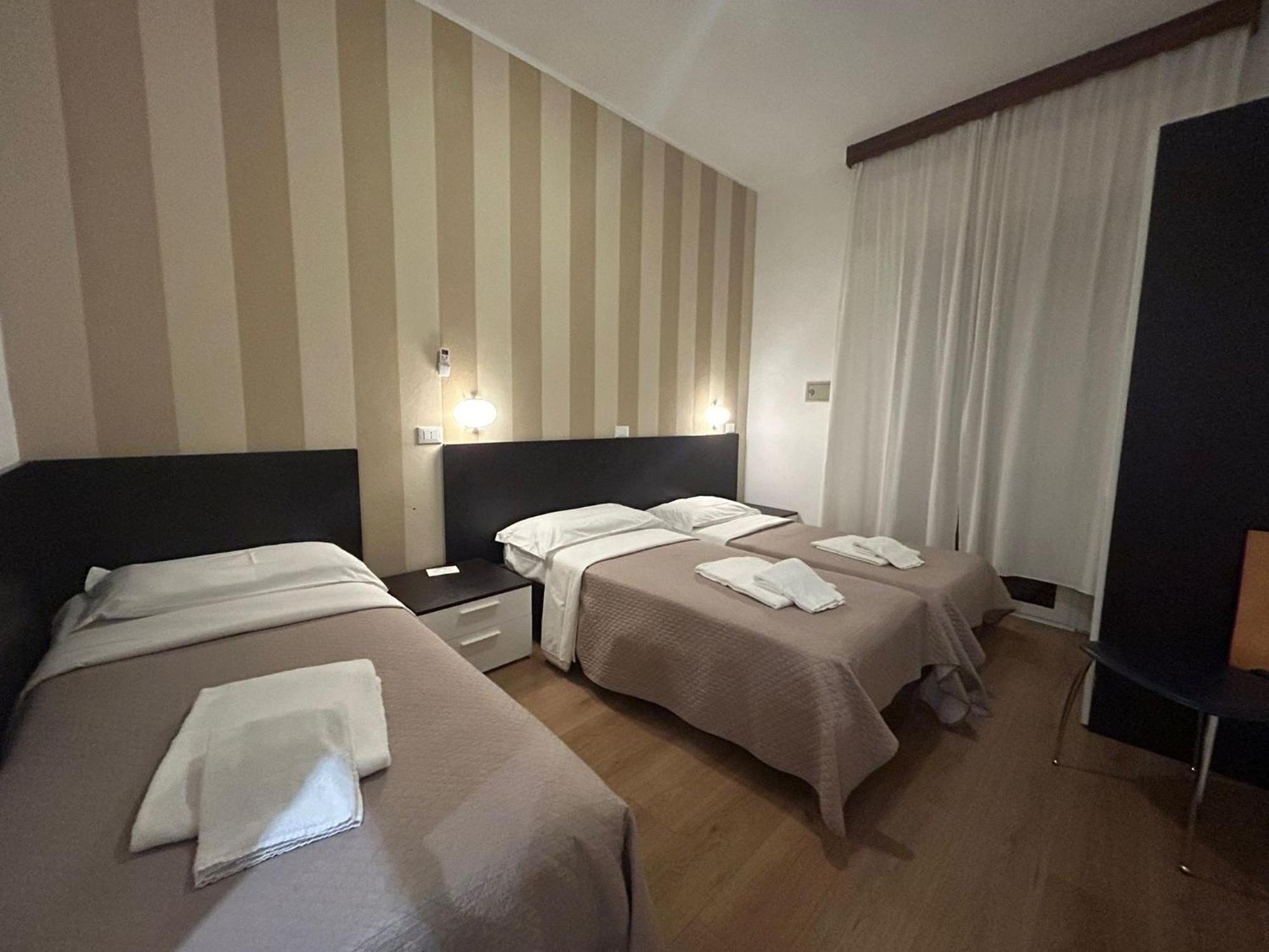 Hotel Neps - Nuova Gestione Lido di Jesolo Esterno foto
