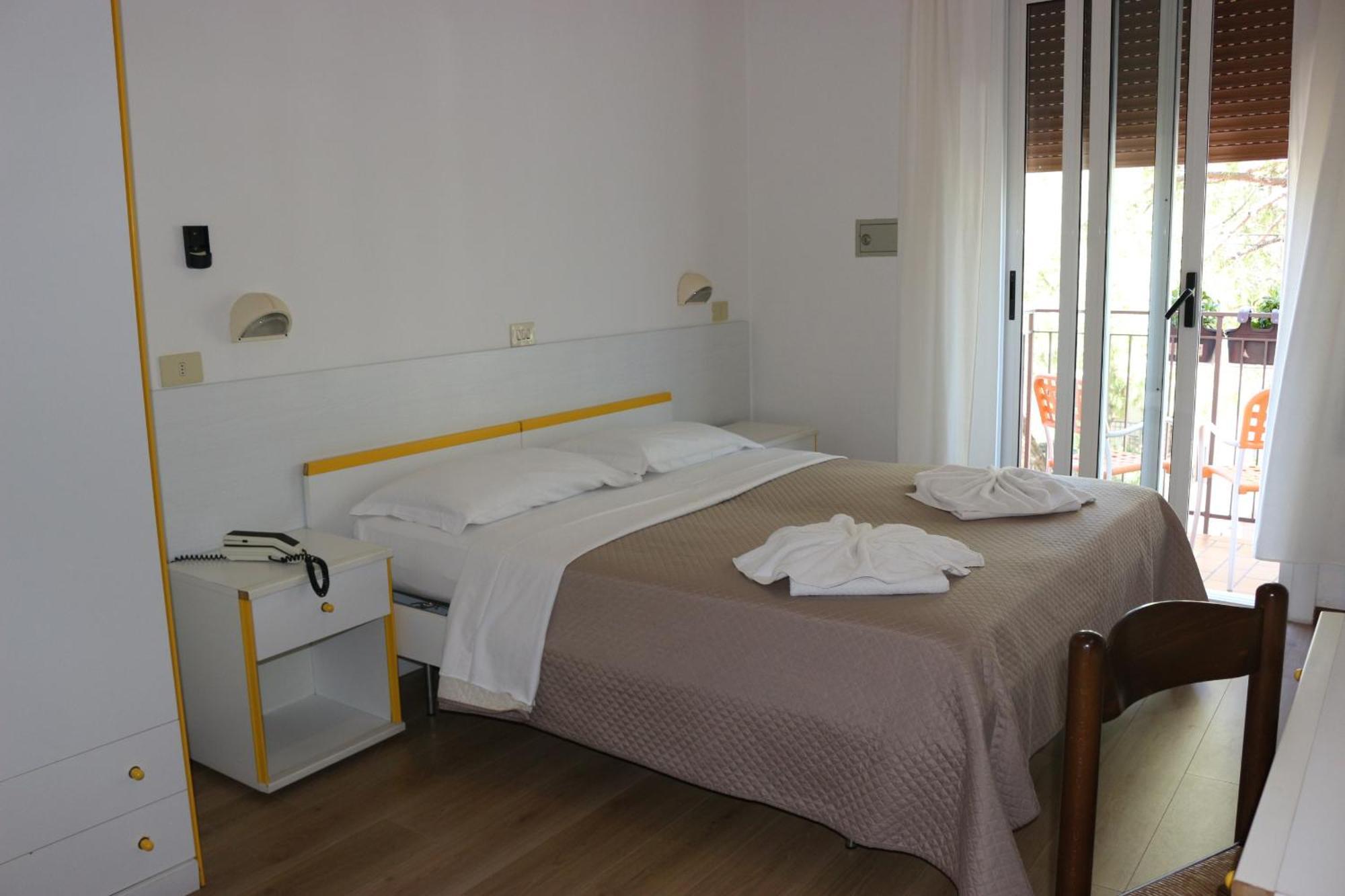 Hotel Neps - Nuova Gestione Lido di Jesolo Esterno foto