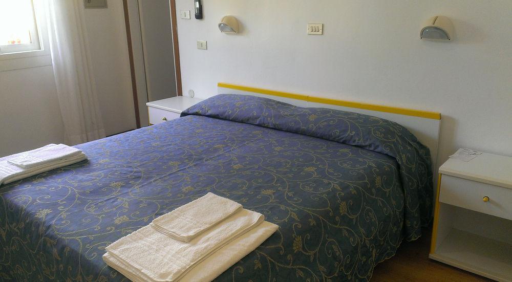 Hotel Neps - Nuova Gestione Lido di Jesolo Esterno foto