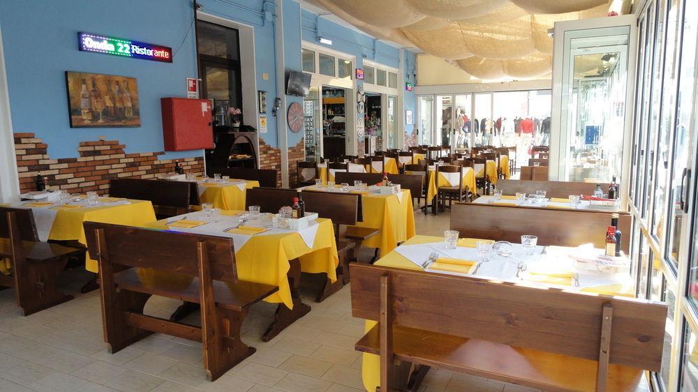 Hotel Neps - Nuova Gestione Lido di Jesolo Esterno foto