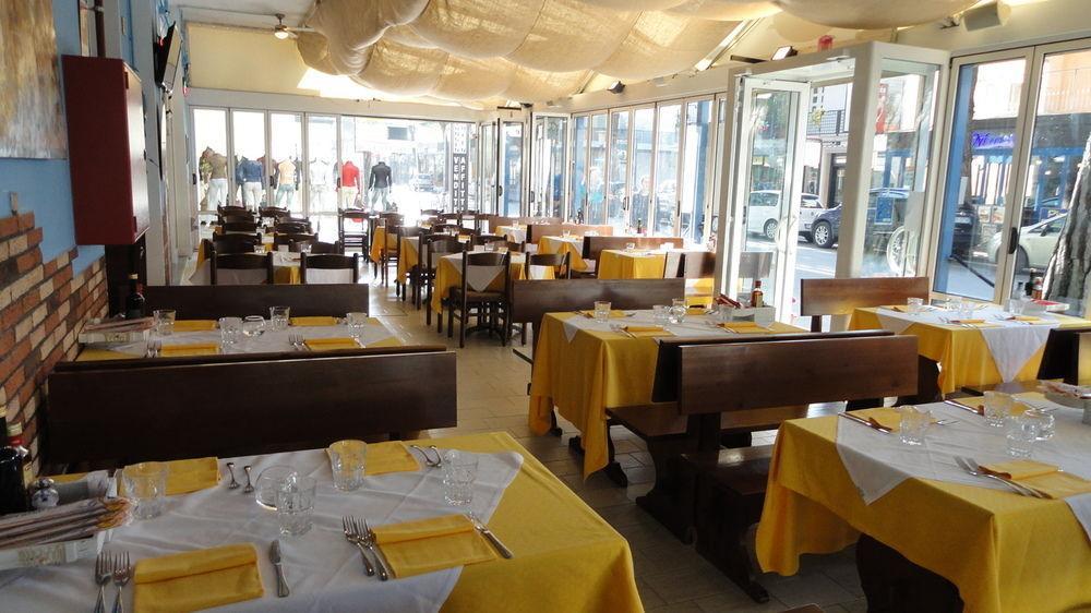 Hotel Neps - Nuova Gestione Lido di Jesolo Esterno foto