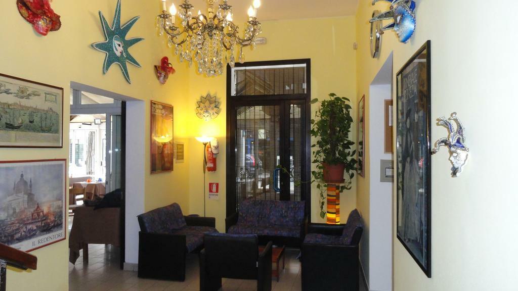 Hotel Neps - Nuova Gestione Lido di Jesolo Esterno foto