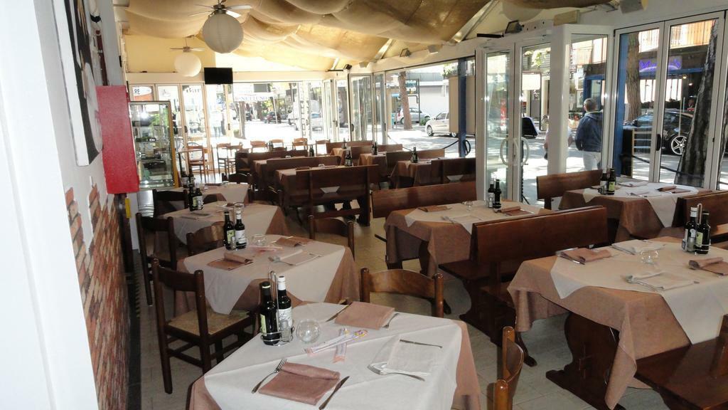 Hotel Neps - Nuova Gestione Lido di Jesolo Esterno foto